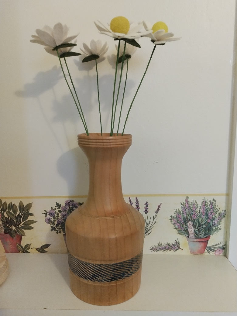 Picture of a flower vase.